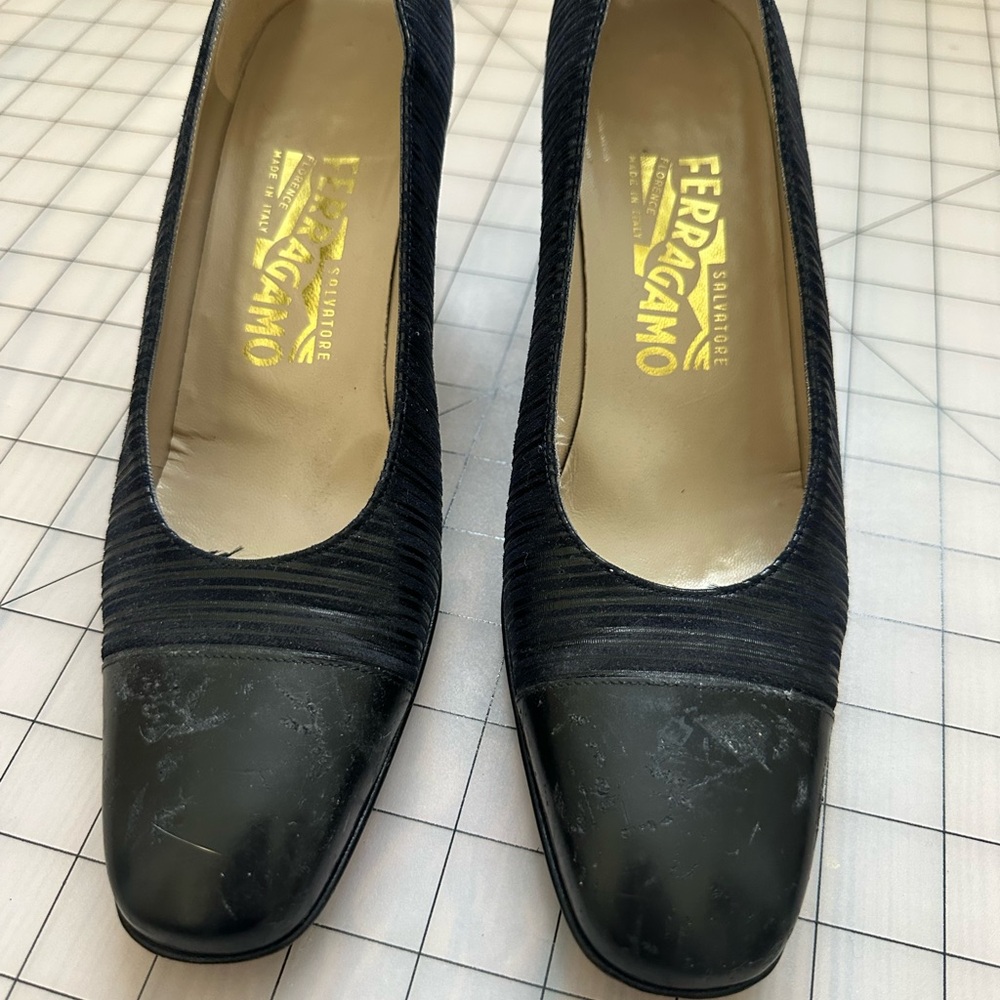 Vintage Salvatore Ferragamo Black Women’s Suede Ballet Flats